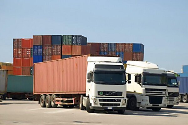 صادرات کالا از مرز مهران ۴۴ درصد رشد داشته است